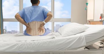 ภาพประกอบเทคนิคการผ่าตัดกระดูกสันหลังผ่านกล้องแบบแผลเล็ก